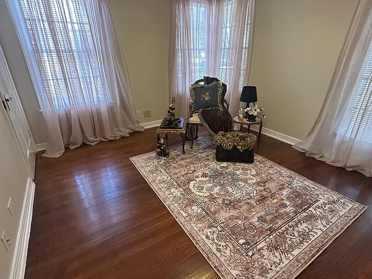 147 Thomas Jefferson Dr — Photo 8