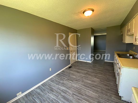 3rd image of 206 E 14th St #G
