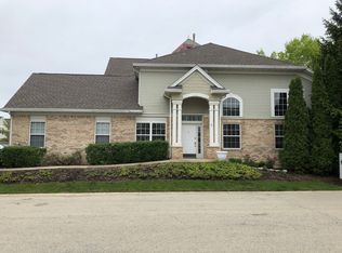 30 Bay Dr, Itasca, IL 60143