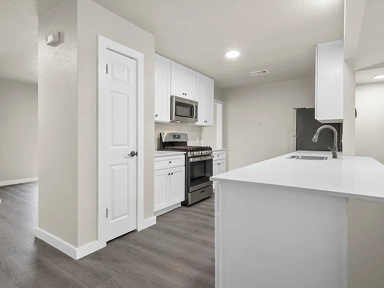 502 Pintail Ln — Photo 9