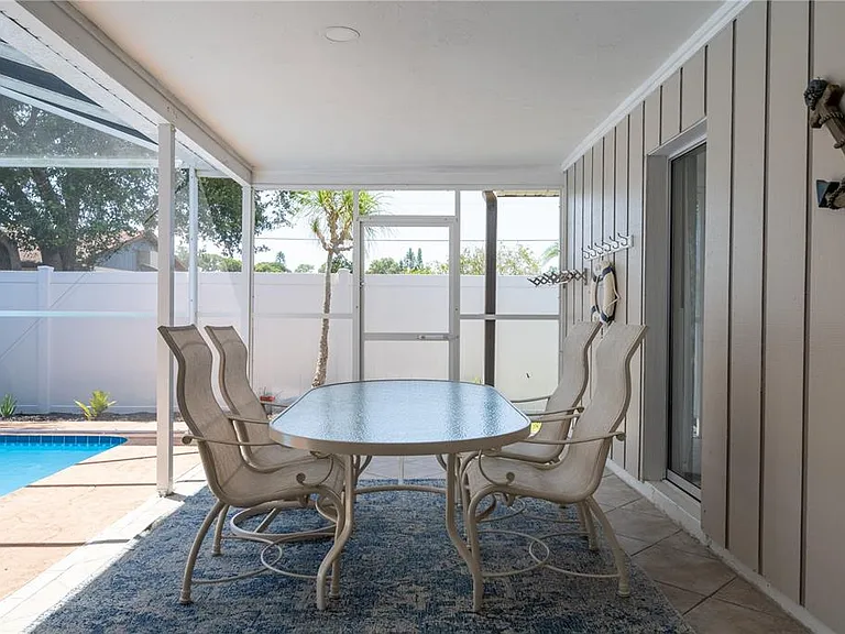 2140 Pinehurst St — Photo 24