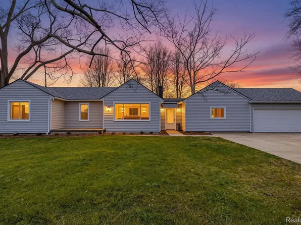8210 Westpoint St, Taylor, MI 48180
