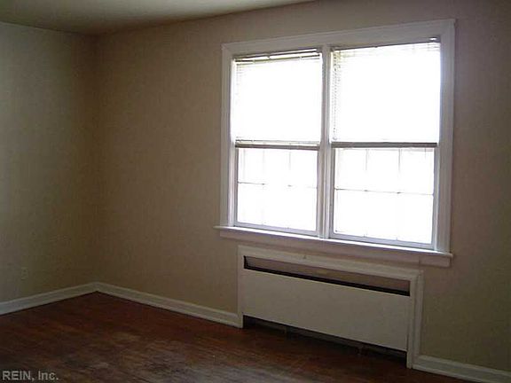 5th image of 7420 Hampton Blvd APT B1