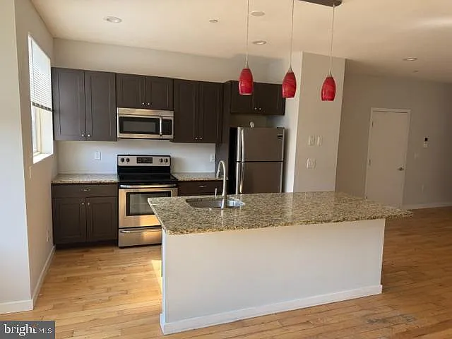 2029 E Fletcher St #8 — Photo 5