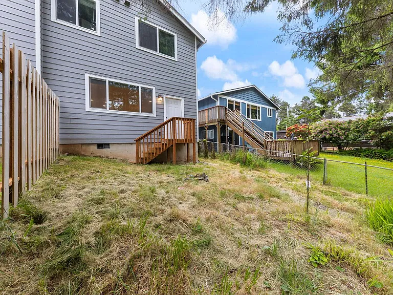 427 SE Inlet Ave — Photo 40