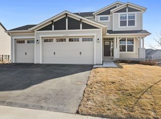 1587 Edgebrook Ln, Carver, MN 55315