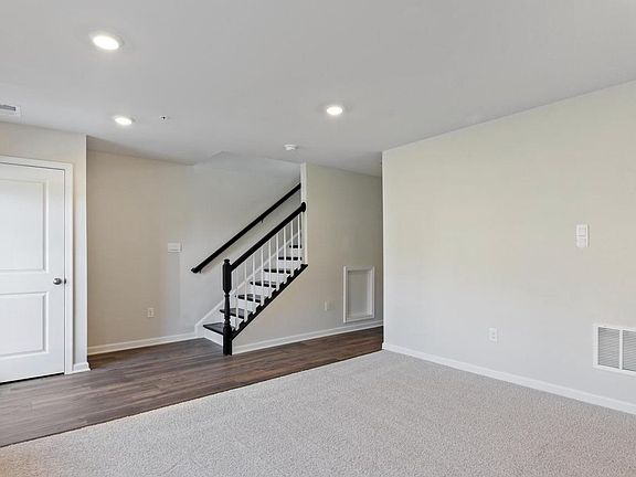 5th image of 584 Union St