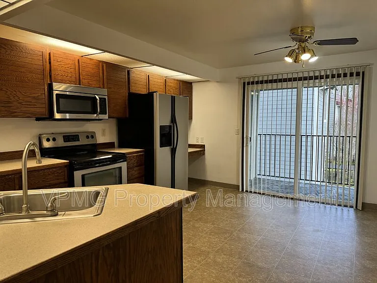 5415 NE 34th St #B — Photo 4