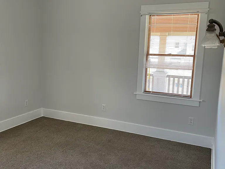 433 Broadway St — Photo 3