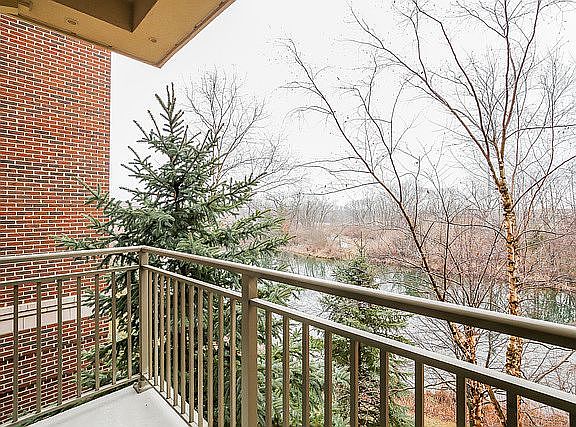2nd image of 445 Village Grn Unit 306