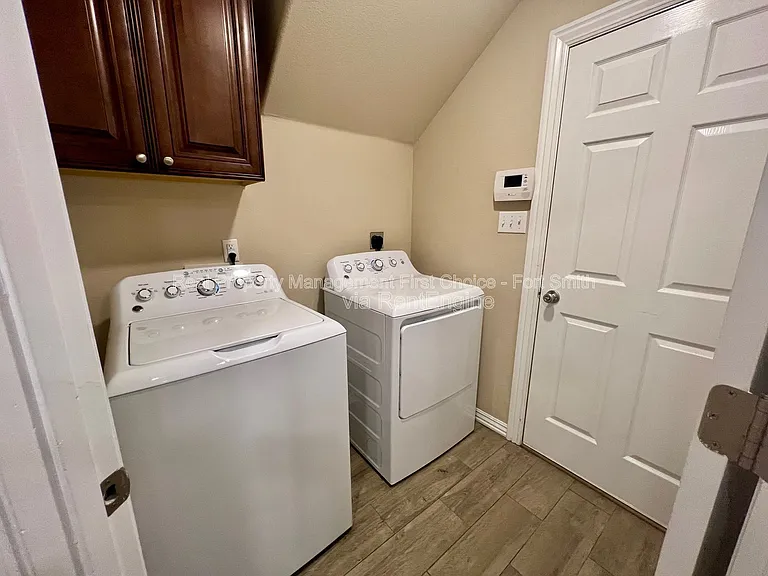 6617 Leightyn Ln — Photo 9
