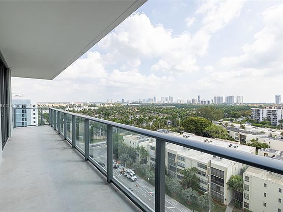 2nd image of 2960 NE 207th St Unit 1010