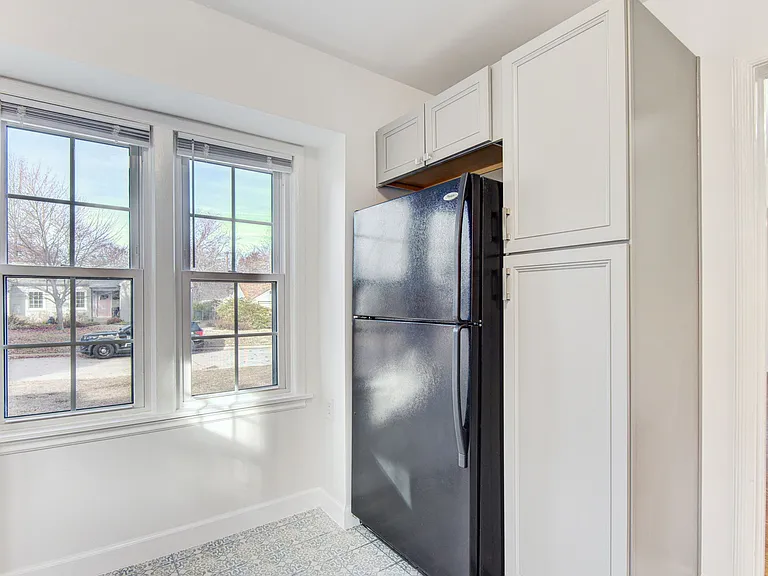 4514 E 7th St — Photo 13