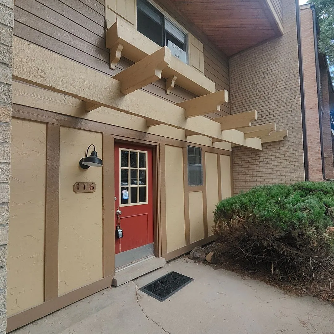 Building Photo - 3000 Colorado Ave #D116