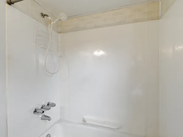 4 Grandview St, East Stroudsburg, PA 18301