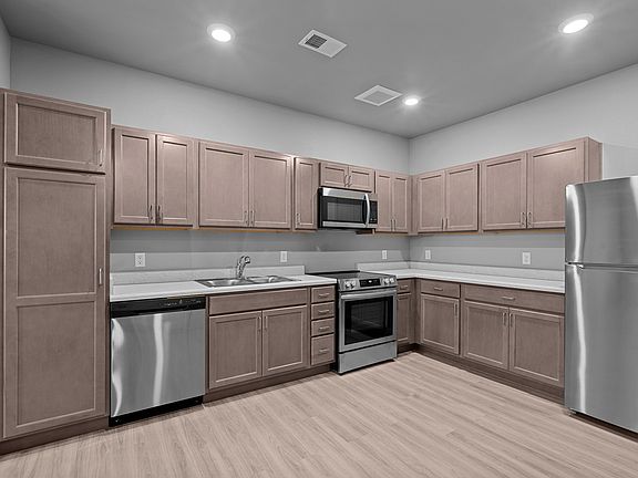 5th image of 150 SW Wake Robin Ave #180-207