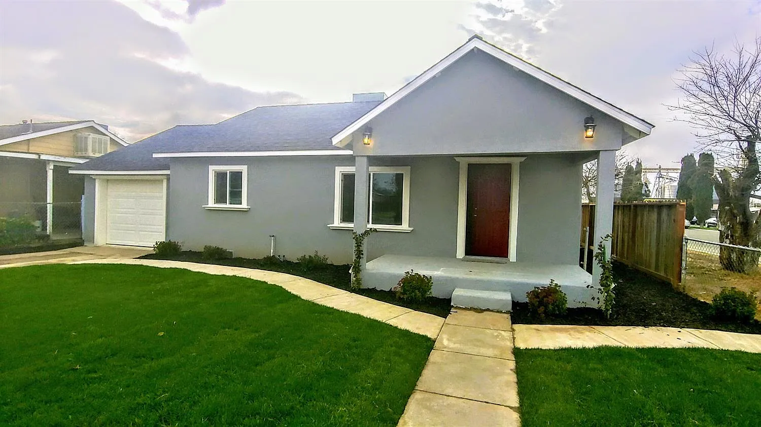 5551 8th St photo 1