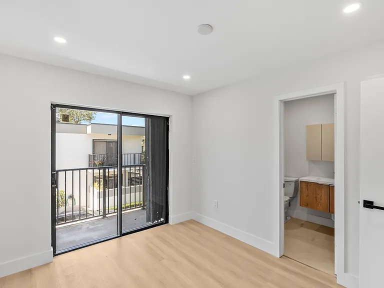 3234 W Trade Ave — Photo 15