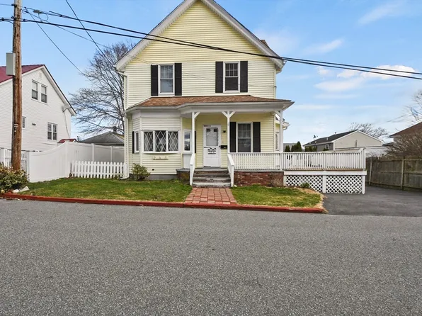 22 McKinley Ave, Somerset, MA 02726