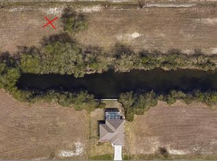 810 NE 32nd Ln, Cape Coral, FL 33909