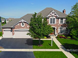 4N671 Blue Lake Cir W, St Charles, IL 60175