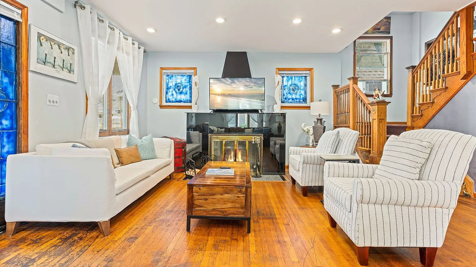 8 bed, 4.0 bath, 3595 sqft, $11,488 — Photo 4