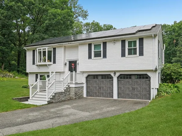 345 Raleigh Tavern Ln, North Andover, MA 01845