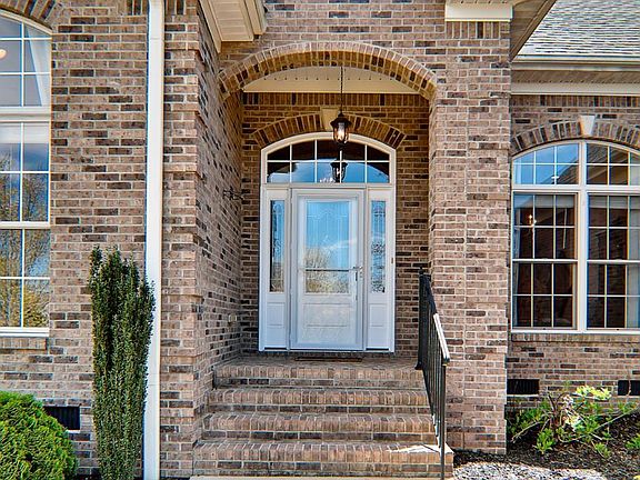 3rd image of 106 King Eider Way