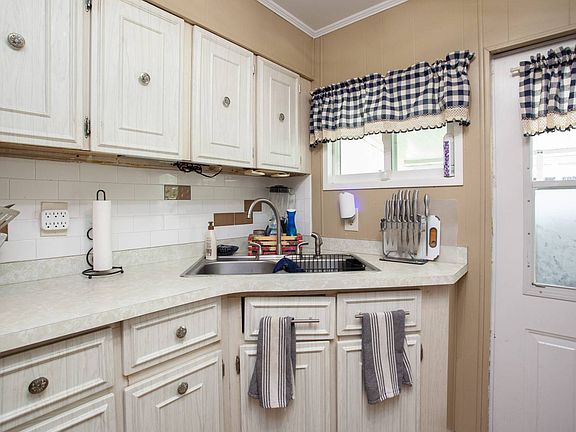 5th image of 5644 Regency Blvd #269