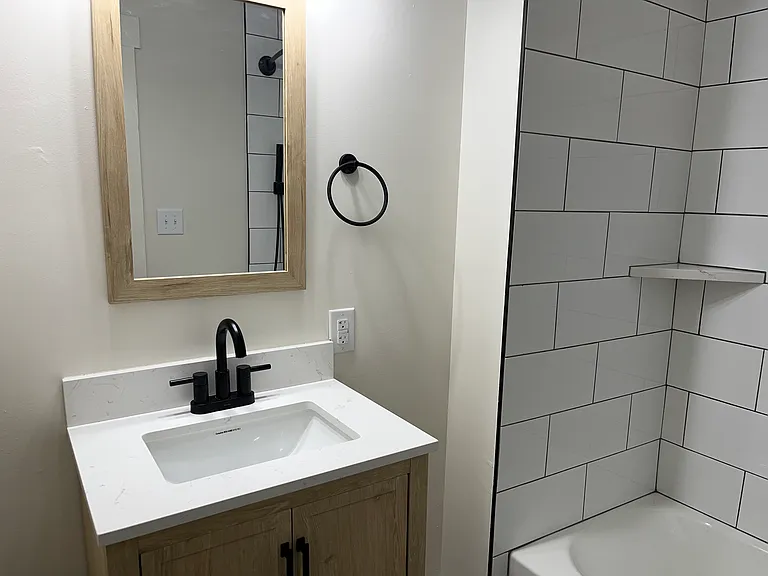2102 Pleasant St #1 — Photo 7
