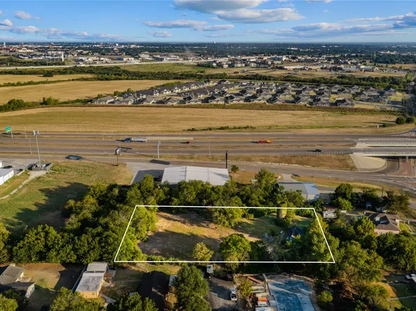 N Willard Dr, Waco, TX 76706