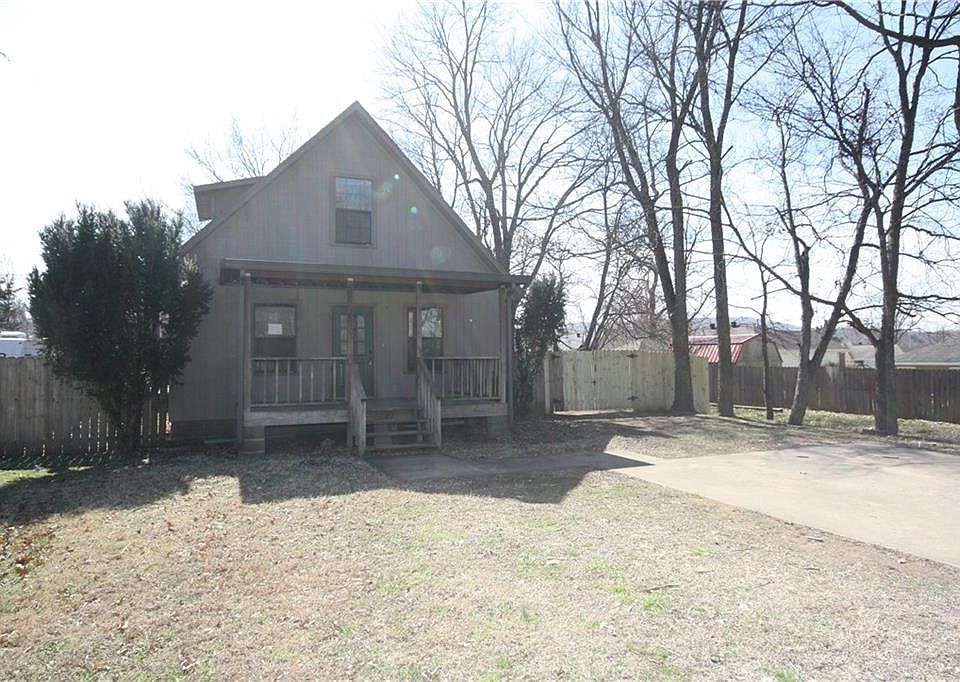 1st image of 117 Mecca St
