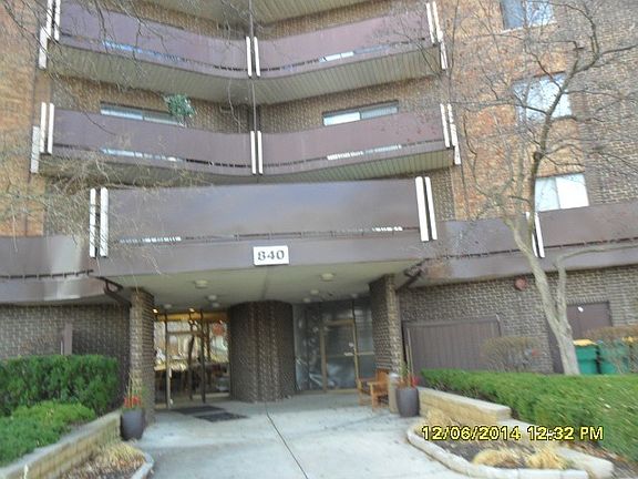 3rd image of 840 Wellington Ave Unit 520