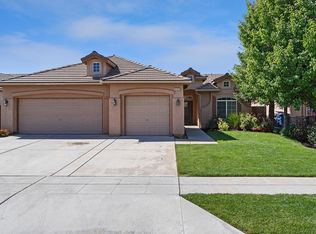 6297 W Dovewood Ln, Fresno, CA