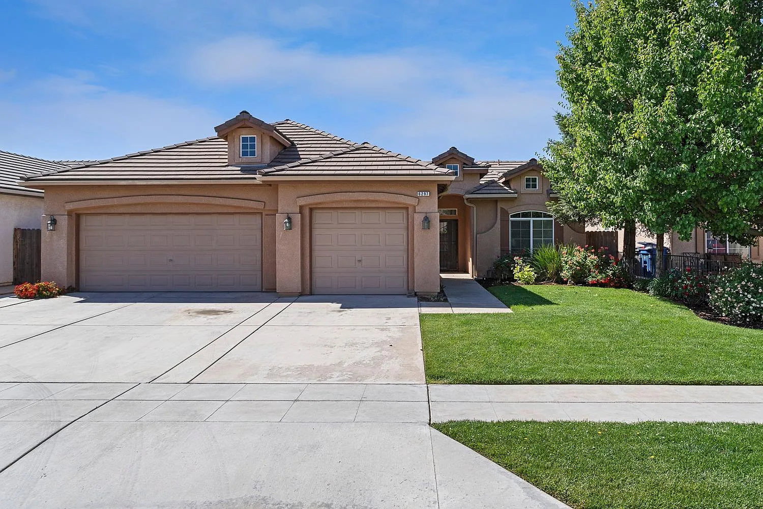 6297 W Dovewood Ln photo 1