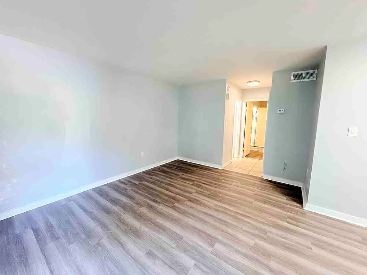 1 bed, 1.0 bath, 644 sqft, $995 — Photo 2