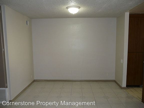 4th image of 946 Summerside Dr Unit A