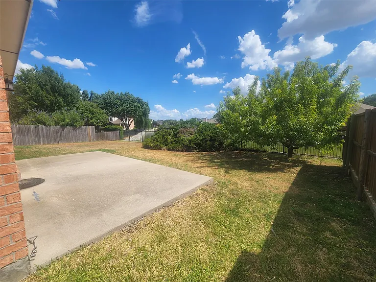 11203 Newberry Dr — Photo 6
