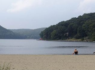 8 Rose Ln APT 22-9, Danbury, CT 06811