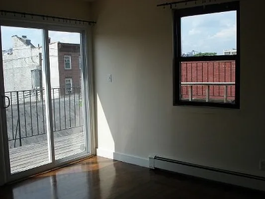 Rented by Realty Collective | media 11