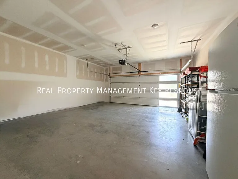 1004 Midpoint Ln — Photo 15