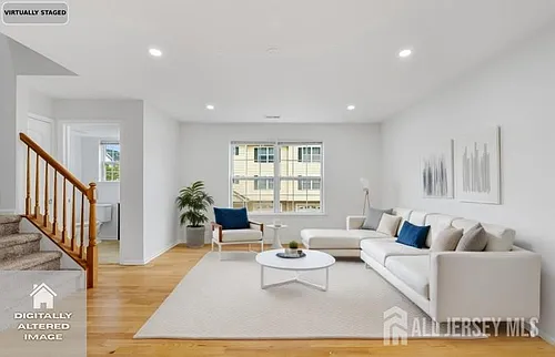 8 Alfred Ave Photo 1