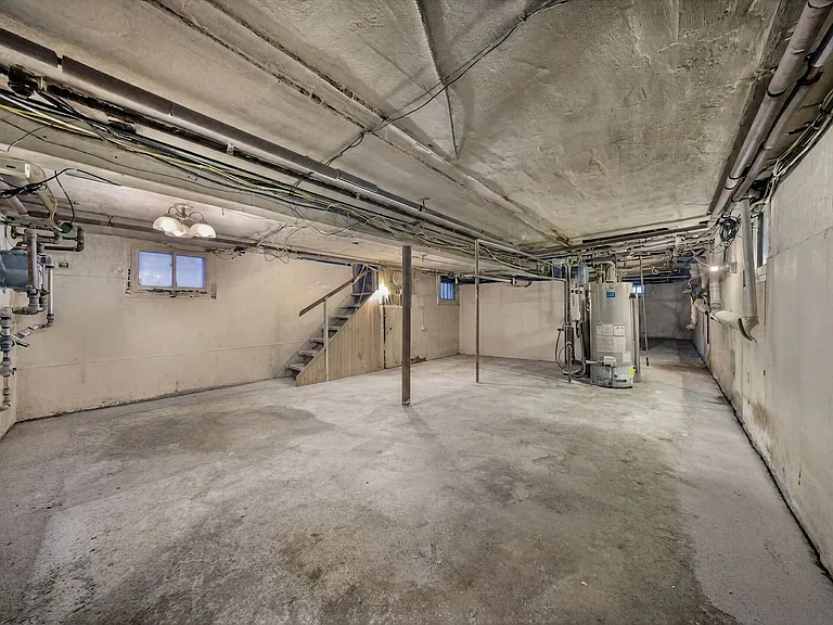 15 Tuttle St — Photo 36