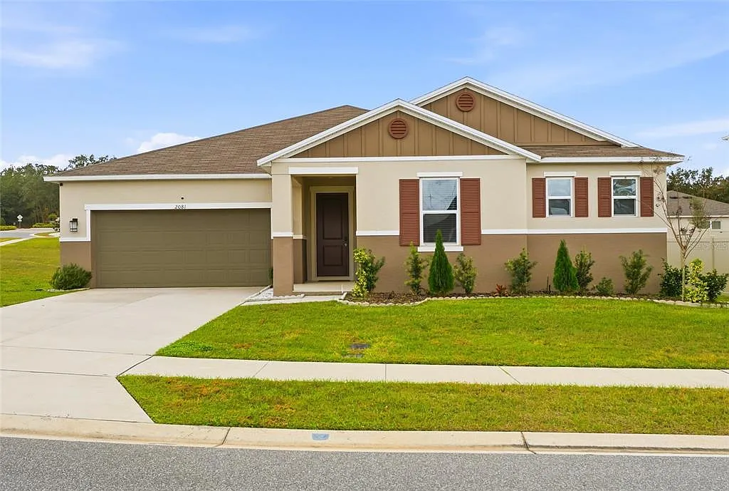 4 bed, 2.0 bath, 2334 sqft, $3,700 — Photo 1