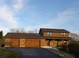 38957 N Cedar Valley Dr, Lake Villa, IL 60046