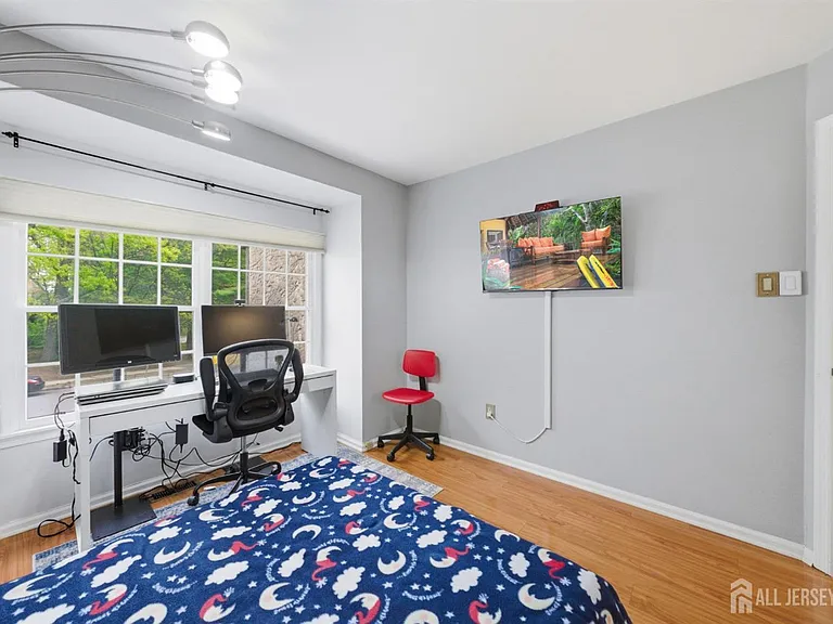 3 Dorchester Dr — Photo 42