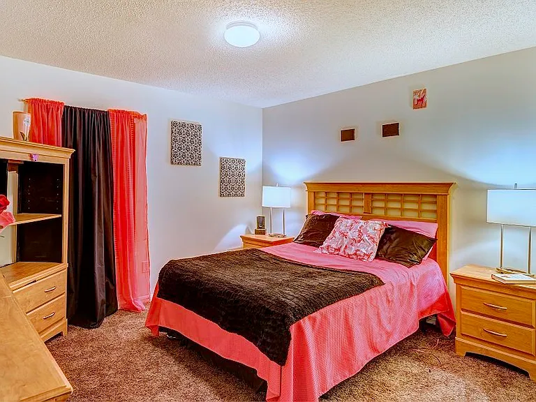 Miller Town Apartments — Photo 10