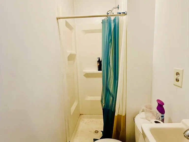 1064 Washington Ave #1 — Photo 9
