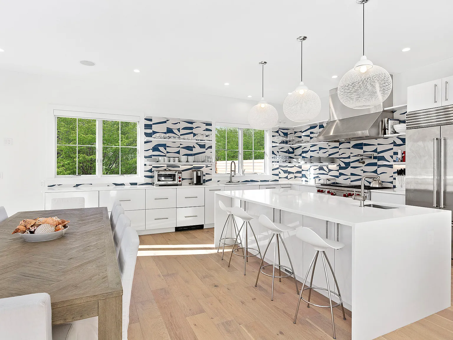 Stunning Modern Bridgehampton South Short Term Summer Rental — Photo 4
