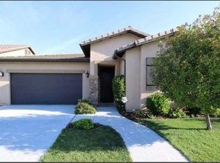 5978 E Via Peccio Dr, Fresno, CA 93727